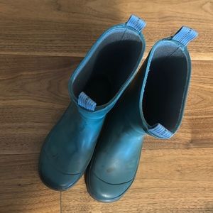 (Forgot the brand) size 32 kids rain boots